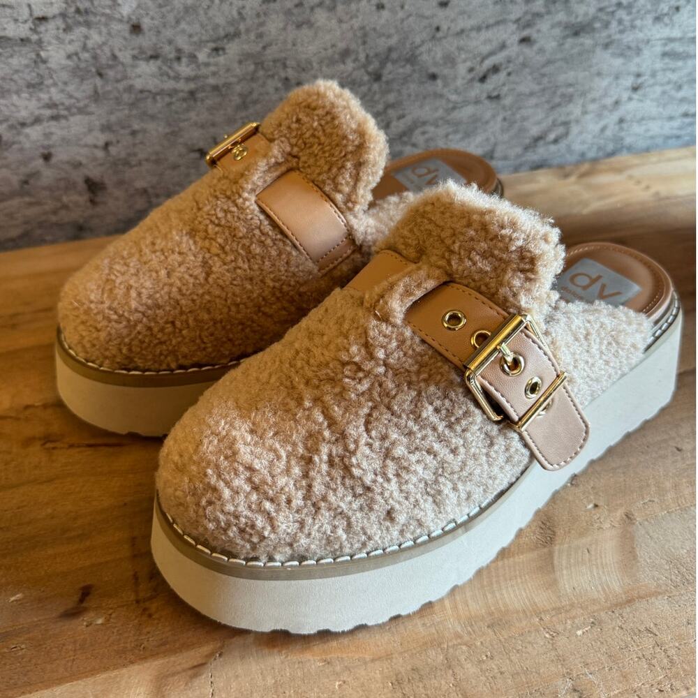 DV by Dolce Vita Cozy Faux Fur Platform Clogs Slides Size 6 - Picture 2 of 6